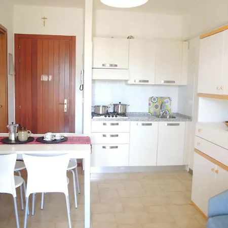 Fantastic 1 Bedroom With Swimming Pool Apartment *